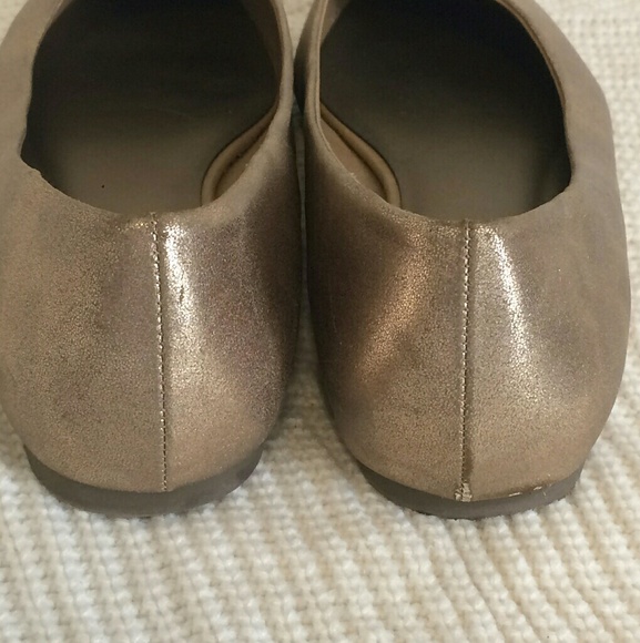 ‼️PRICE DROP‼️Christian Siriano Gold Women's Flats - Picture 5 of 6